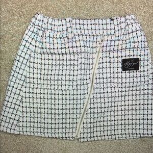 Stylish Tweed Skirt in Black and White by